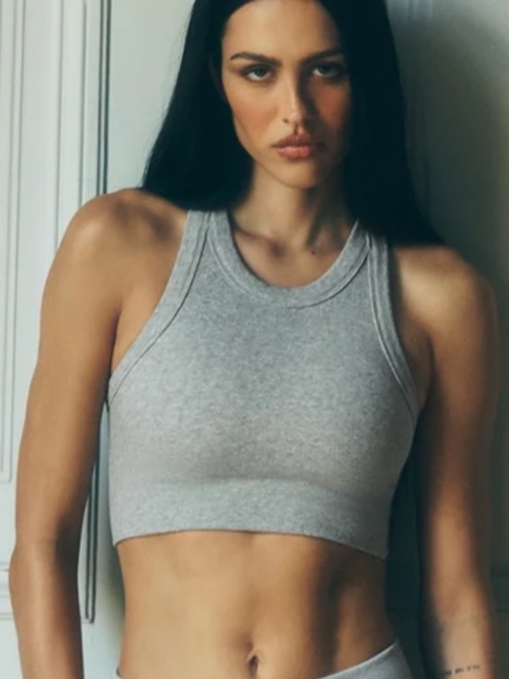 ALO Yoga Women's Gray Ribbed Cropped Tank Top